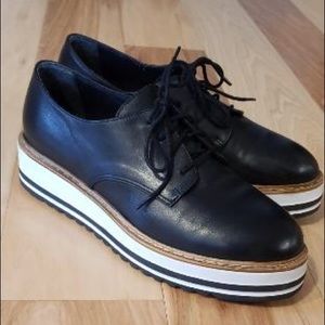 Women Oxford shoes size 10